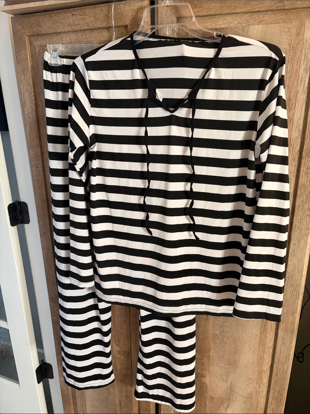 Medium unisex robber burglar convict prisoner 3 piece costume pants shirt cap
